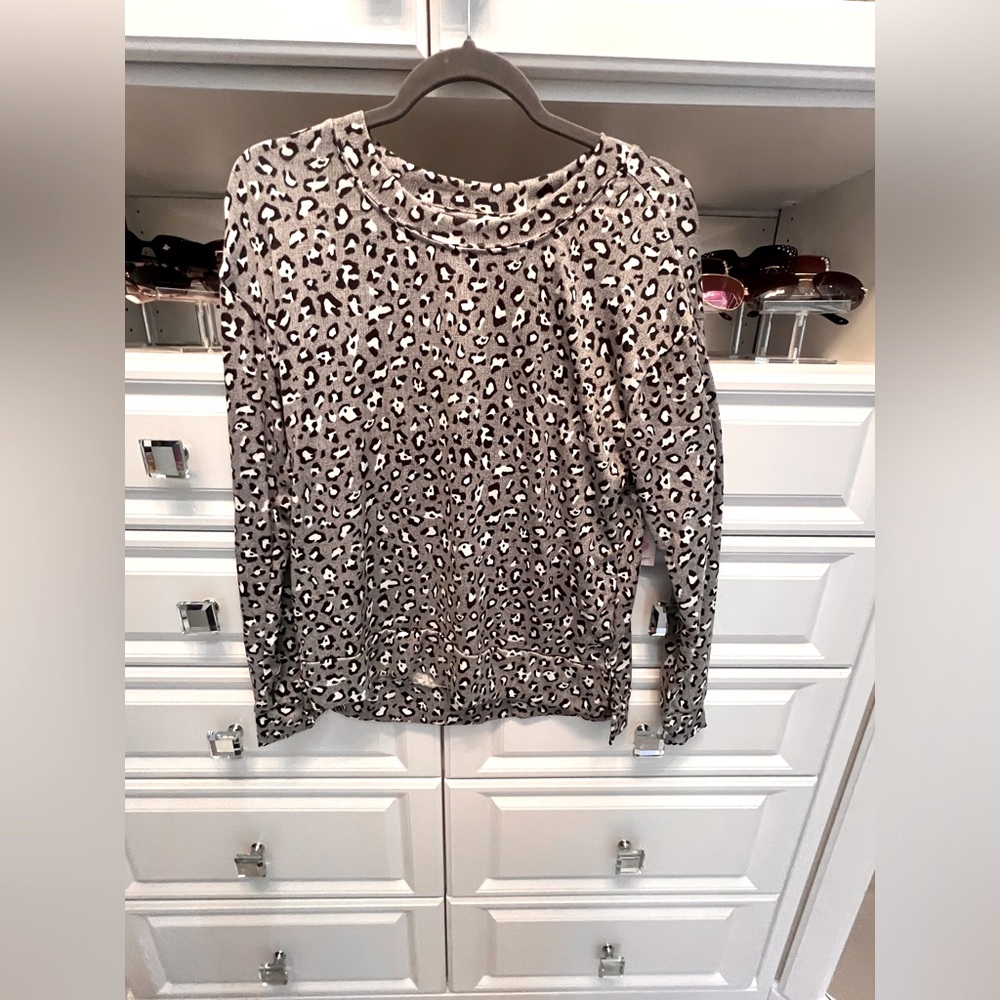 NWT - lightweight shirt/pajama top